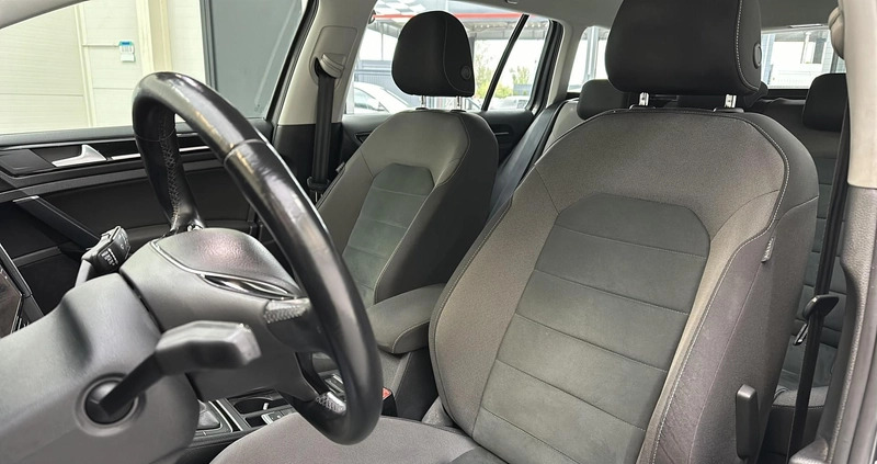 Volkswagen Golf cena 59900 przebieg: 169363, rok produkcji 2019 z Zwoleń małe 352